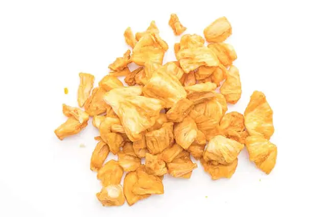 Dehydrated pine apple chunks by Senikma Holdings